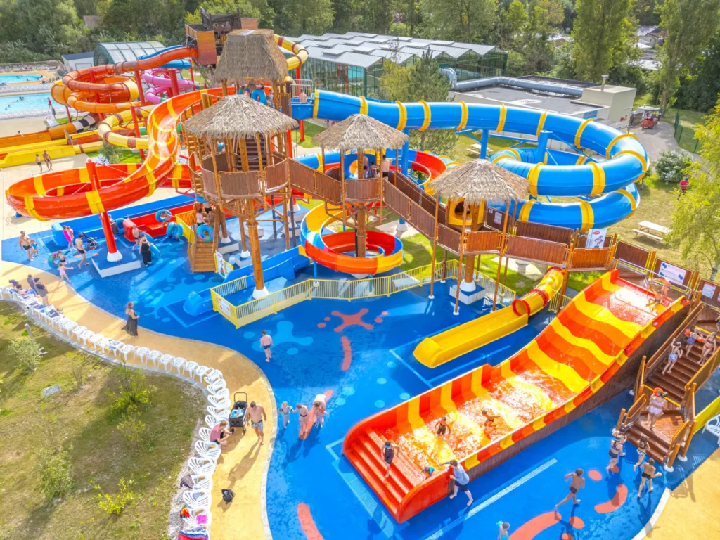 Nos campings avec piscine et loisirs

Venez profiter de vacances inoubliables dans nos campings entièrement équipés ! 🏊‍♀️☀️
Entre piscines, toboggans, animations et activités pour toute la famille, il y a de quoi passer des journées pleines de fun et de détente. Que vous soyez en famille, entre amis ou en couple, nos campings offrent le cadre parfait pour des vacances actives et relaxantes à la fois.

Sur place, vous trouverez :

Piscines et toboggans aquatiques

Aires de jeux et clubs enfants

Terrains de sport et activités en journée

Espaces détente et restauration

Parcourez nos photos pour découvrir l’ambiance festive et conviviale de nos campings et imaginez vos prochaines vacances sous le soleil !
